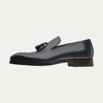 "Magnifico Reverse" Loafer with Tassels in Navy Blue