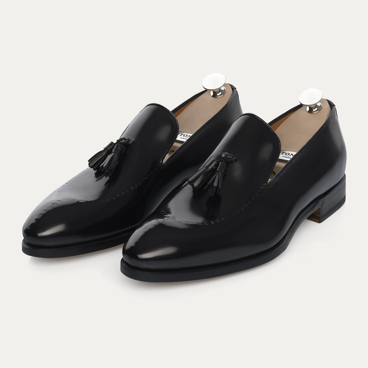 "Magnifico Reverse" Loafer with Tassels in Black