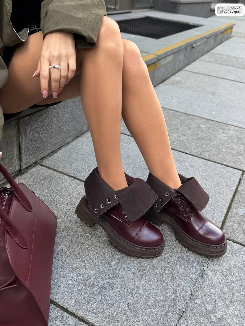 Women's lace-up Combat boots, Leather Suede Mid Calf Booties, Fleece Lined lug sole Shoes, Casual Fall Winter Footwear Burgundy color