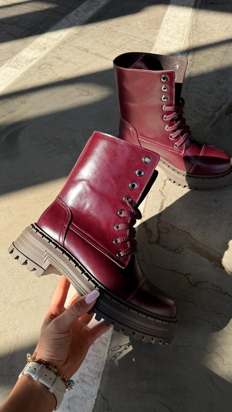 Women's lace-up Combat boots, Leather Suede Mid Calf Booties, Fleece Lined lug sole Shoes, Casual Fall Winter Footwear Burgundy color